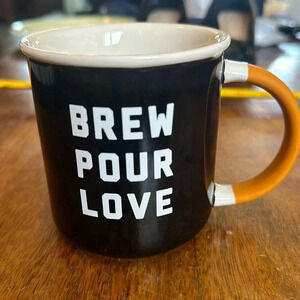 Starbucks “Brew Pour Love” 12oz mug EUC